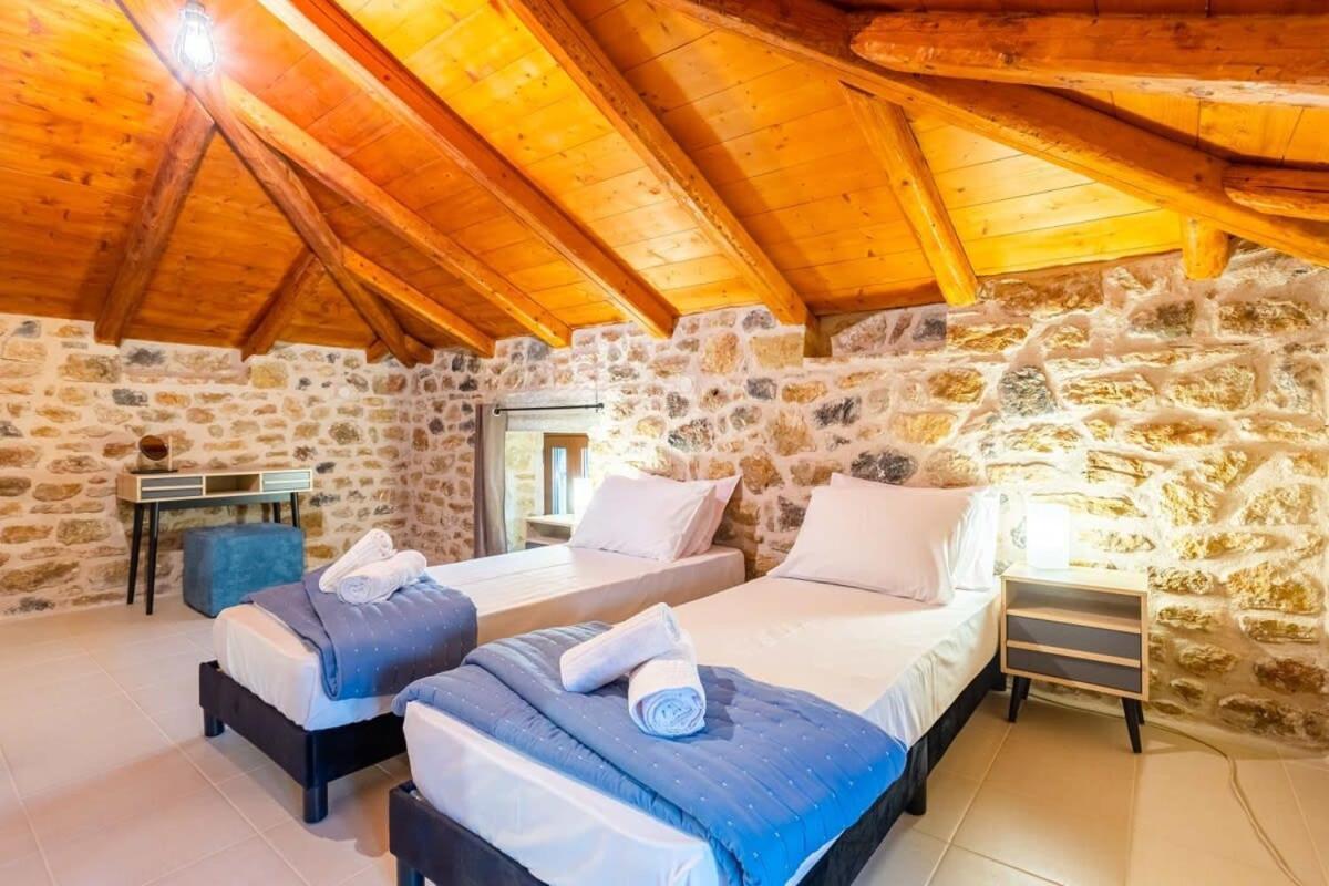 Mantineia Stone Villa-An Ethereal Getaway Megali Mantineia Dış mekan fotoğraf