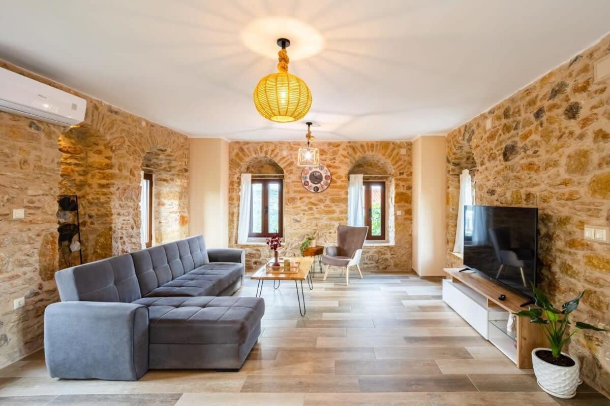Mantineia Stone Villa-An Ethereal Getaway Megali Mantineia Dış mekan fotoğraf