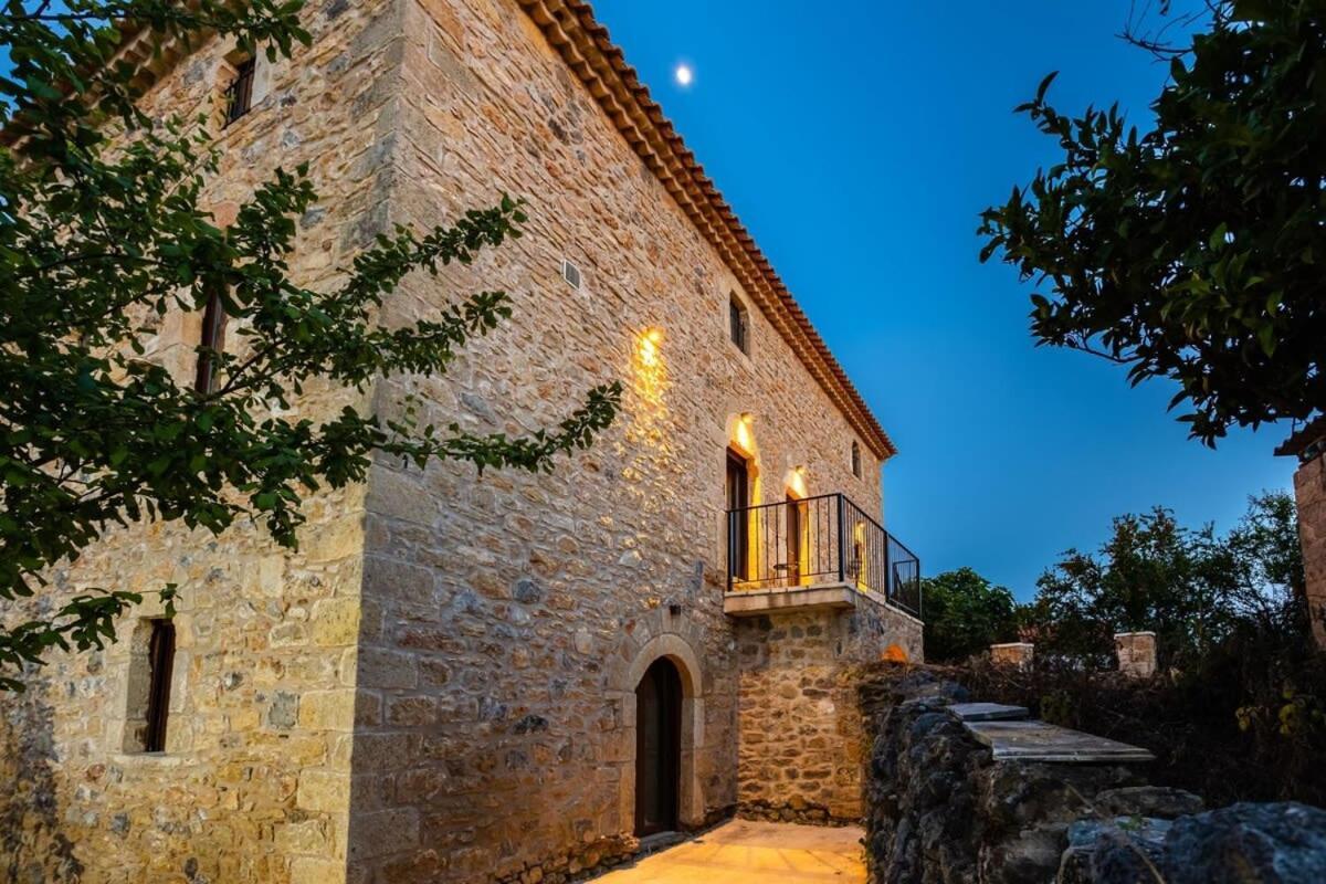 Mantineia Stone Villa-An Ethereal Getaway Megali Mantineia Dış mekan fotoğraf